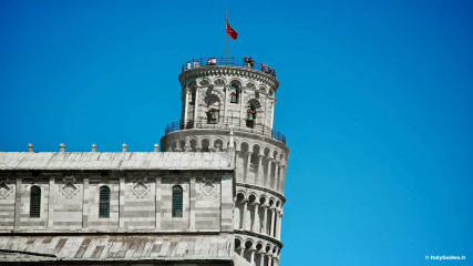 Tower of Pisa: Leaning tower in Campo dei Miracoli