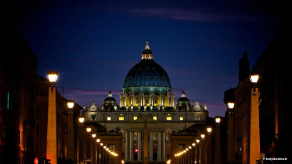 St. Peter's Basilica: St. Peter's Basilica by night