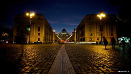 St. Peter's Basilica: Via della Conciliazione by night