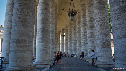 St. Peter's Basilica: Bernini’s colonnade