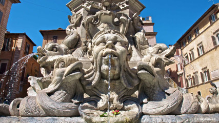 The Pantheon: Fountain in Piazza della Rotonda