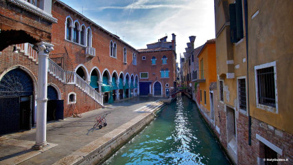 Streets and alleys: Streets and alleys of Venice