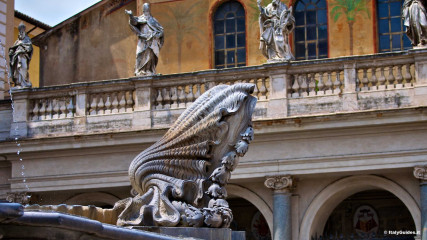 Trastevere: Façade of Santa Maria in Trastevere