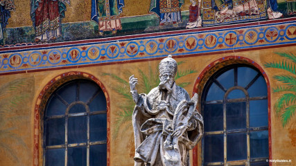 Trastevere: Façade of Santa Maria in Trastevere