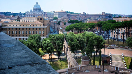 Castel Sant'Angelo: View of the "Passetto di Borgo"