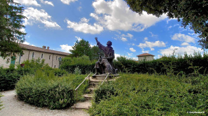 Gubbio: Statue of San Francesco