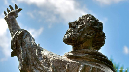 Gubbio: Statue of San Francesco