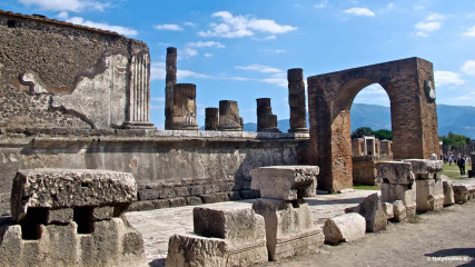 Pompeii: Honorary Arches