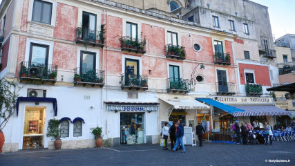 Capri: Piazza Umberto