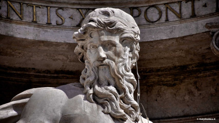 Fontana di Trevi: Il dio Oceano