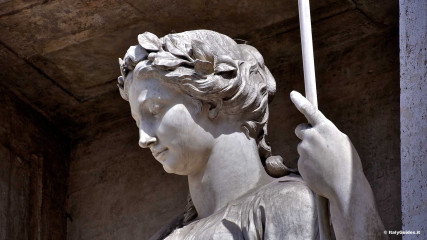 Trevi Fountain in Rome: Personification of the health-giving properties of water