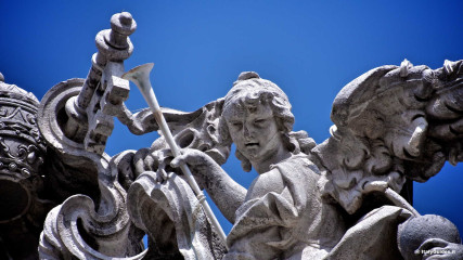 Trevi Fountain in Rome: Marble escutcheon of Clement XII