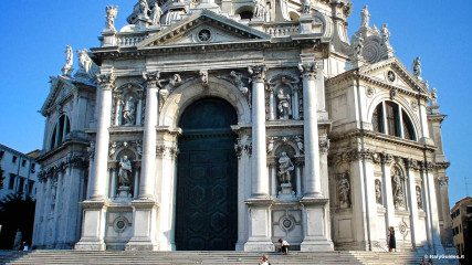 Canal Grande: Basilica of Santa Maria della Salute