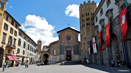 Orvieto: Piazza della Repubblica