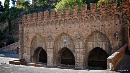 Siena: Fountain of Fontebranda