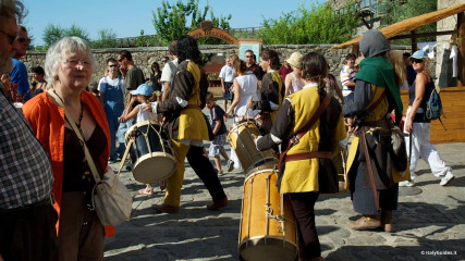 Monteriggioni: Medieval festival in Monteriggioni