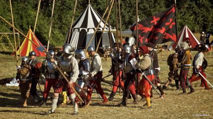 Monteriggioni: Historical reenactment of a battle