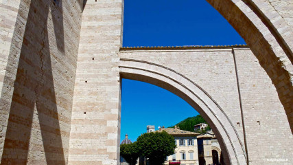 Assisi: Basilica of Santa Chiara