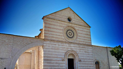 Assisi: Basilica of Santa Chiara