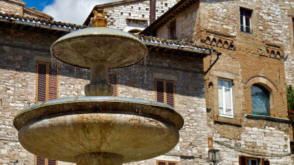 Assisi: Communal Square