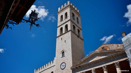 Assisi: Communal Square - Torre del Popolo