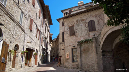 Assisi: Alley of Assisi
