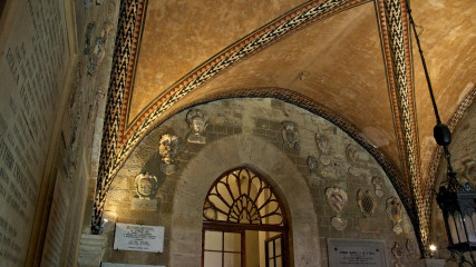Volterra: Palazzo dei Priori - dettaglio
