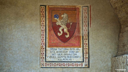 San Gimignano: Palazzo Nuovo del Podestà: courtyard