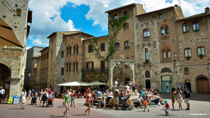 San Gimignano: Piazza della Cisterna