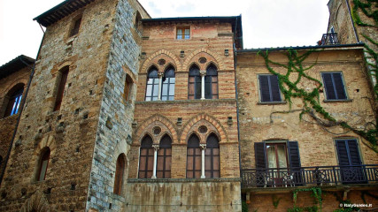 San Gimignano: Piazza della Cisterna