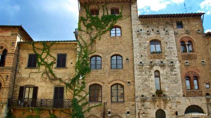 San Gimignano: Piazza della Cisterna