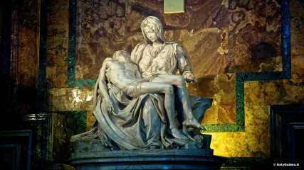 St. Peter's Basilica: "La Pietà" by Michelangelo
