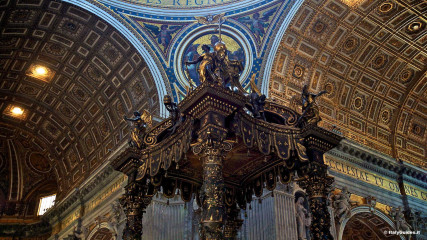 St. Peter's Basilica: Detail of the "Baldacchino"
