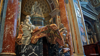 St. Peter's Basilica: Funeral monument to Pope Alexander VII