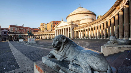 Naples: Piazza del Plebiscito