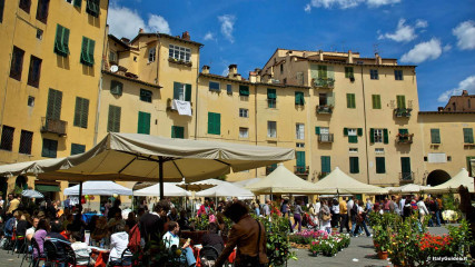 Lucca: Piazza dell'Anfiteatro