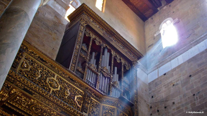 Lucca: Basilica of San Frediano - interior