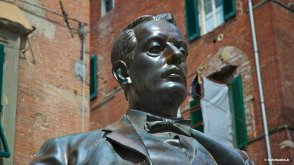Lucca: Statue of Giacomo Puccini