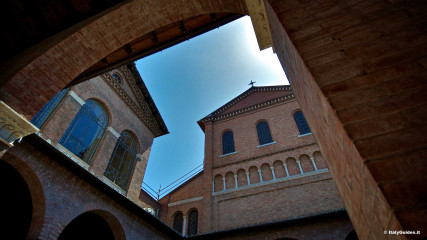 Aventine: Courtyard of Chiesa di Sant'Anselmo