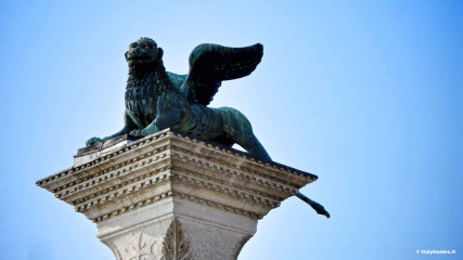 Piazza San Marco: Colonna di San Marco con il leone