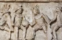 Bas relief of gladiators fighting