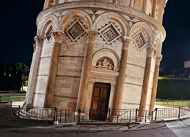 Portone di ingresso della torre